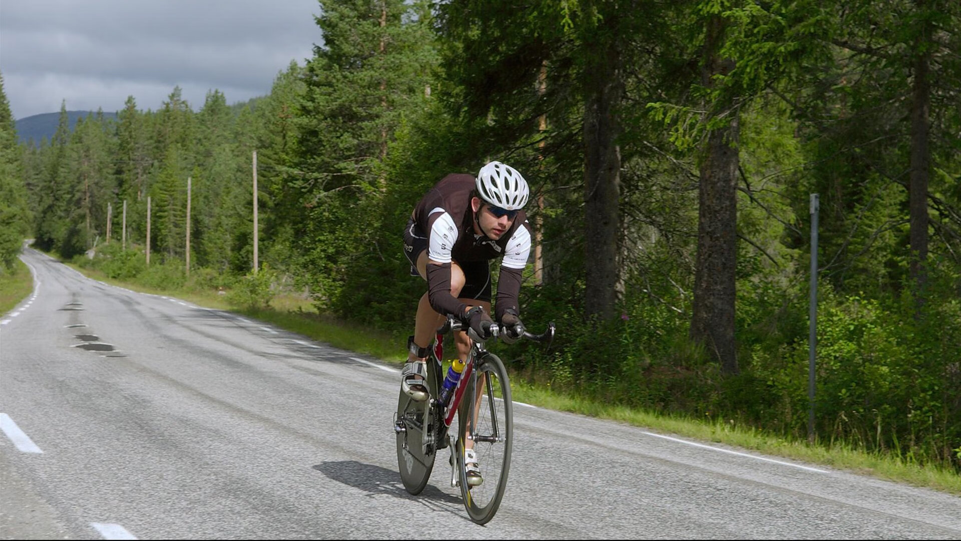 “笑声与奔跑同行！牛仔3K亲子跑点燃香港街头”