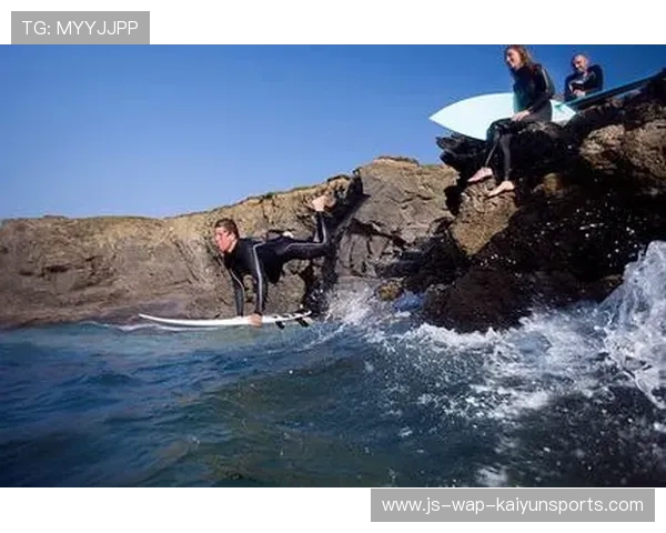 海滩冲浪训练营,感受浪花上的运动激情,海滩冲浪简笔画 海滩冲浪训练营,感受浪花上的运动激情,海滩冲浪简笔画